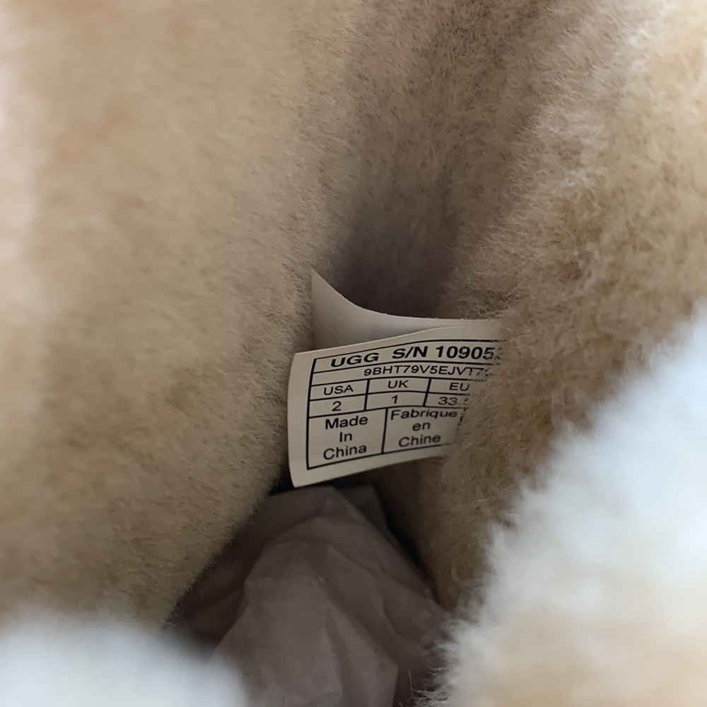 Ugg Kid's Bailey Bow/ Tall Size 2 - Picture 7 of 8